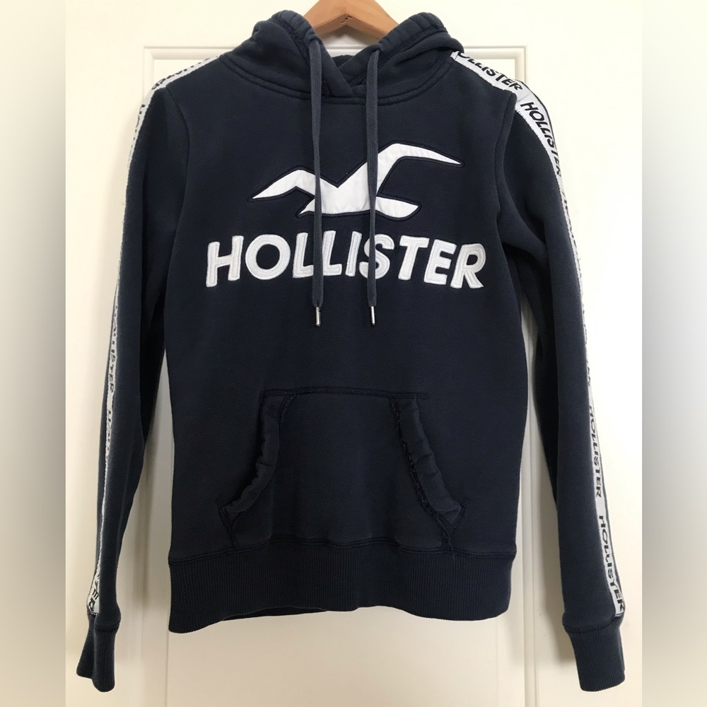 Hollister logo tape sleeve navy drawstring hoodie (size XS)